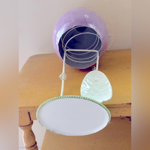 Bouncing metal Easter egg bunny. Inner coil makes him wobble & shake - Picture 3 of 5